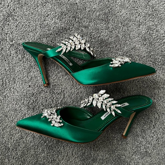 Manolo Blahnik Lurum | Green Satin Crystal Embellished Mules - Picture 2 of 6